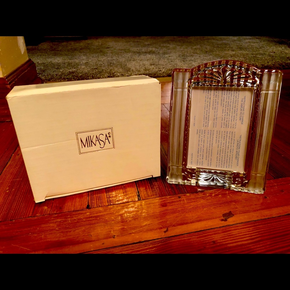 Mikasa Cotillion Frost Picture Frame - 2 3/4 x 4